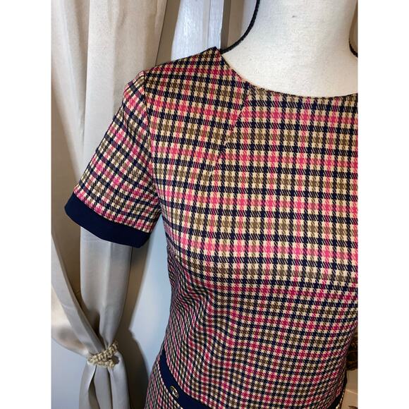 Tommy Hilfiger EUC size 2 Crewneck Short Sleeves Pull On Zip Back Shift Dress - Picture 5 of 12